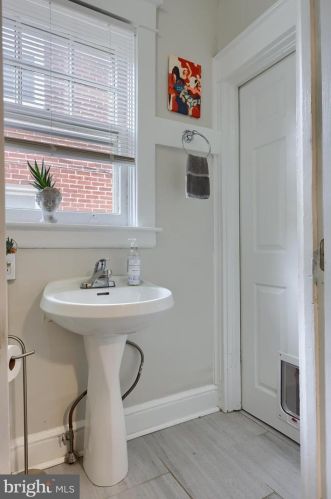 1026 Clay St, Lancaster PA 17602-2016 exterior