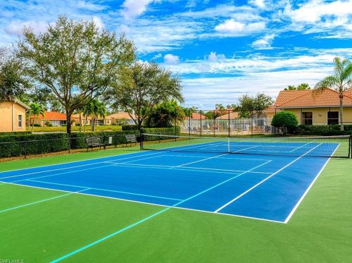 7891 Sanctuary Cir, Naples FL 34104-5865 exterior