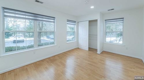 2148 Jordan Ct, Mahwah NJ  07430-3820 exterior