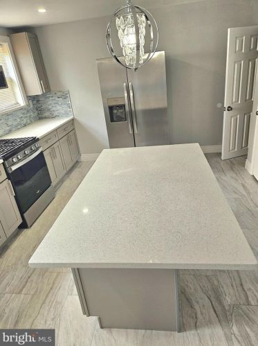 6545 Guyer Ave, Philadelphia PA 19142-2602 exterior