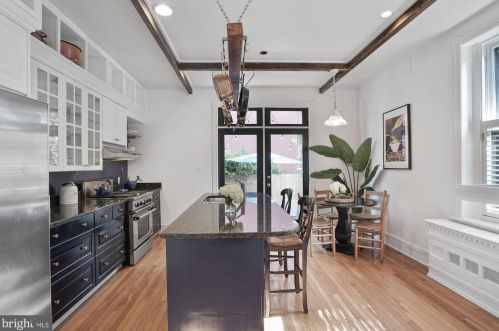 801 Independence Ave, Washington DC 20003-1317 exterior