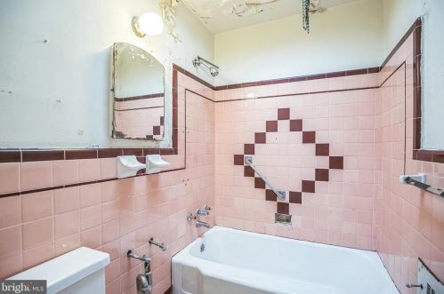 4220 Marple St, Philadelphia PA 19136-3716 exterior