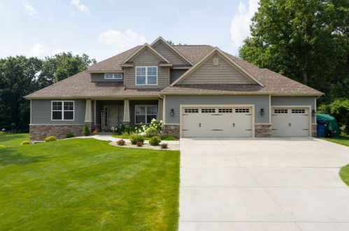 8883 Mountain Pine Ln, Kalamazoo, MI 49009-6746