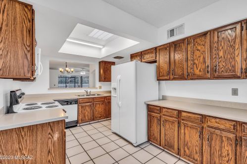 7860 Baker St, Tucson AZ  85710-2360 exterior