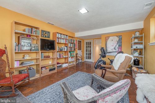 3 War Admiral Ln, Media PA 19063-5238 exterior