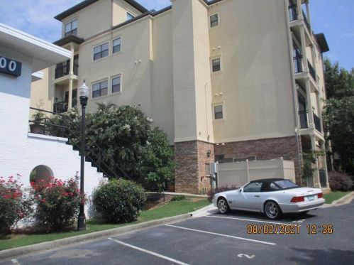 2230 Cheshire Bridge Rd, Atlanta GA 30324-5706 exterior