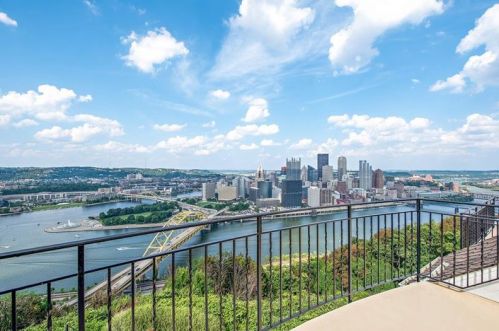 626 Grandview Ave, Pittsburgh PA 15211-1442 exterior