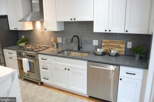 628 19 St, Philadelphia PA 19121-4120 exterior