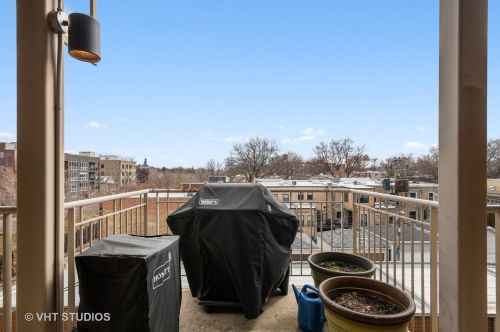 1801 Addison St, Chicago IL  60613-4270 exterior