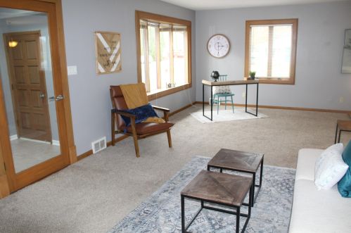 8212 61st St, Milwaukee, WI 53223-3506