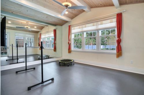 2820 Fountain Blvd, Tampa FL  33609-4012 exterior