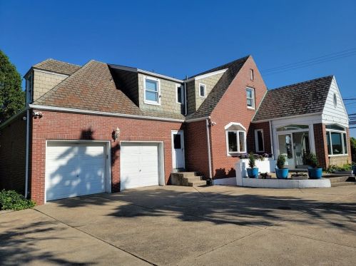 332 Forest Grove Rd, Moon Twp PA  15108-3748 exterior