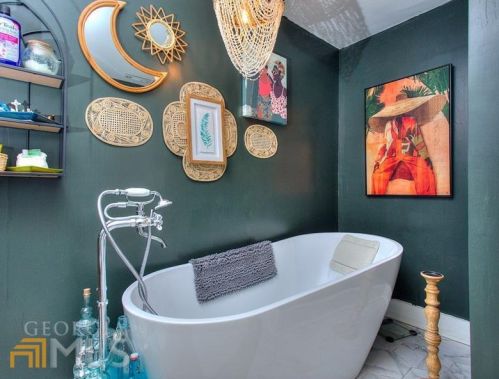 4495 Kent Rd, Atlanta GA  30337-5205 exterior