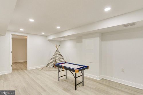 118 Fleetwood Ter, Silver Spring MD  20910-5511 exterior