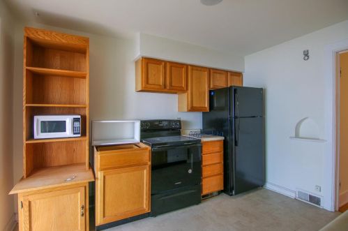 1024 Sherman Ave, Madison WI  53704-4233 exterior