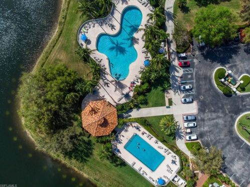 3968 Isla Ciudad Ct, Naples FL 34109-0333 exterior