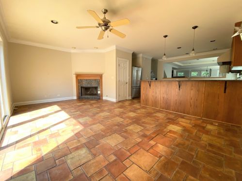 1821 Oakdale Ave, Chicago IL  60657-4023 exterior