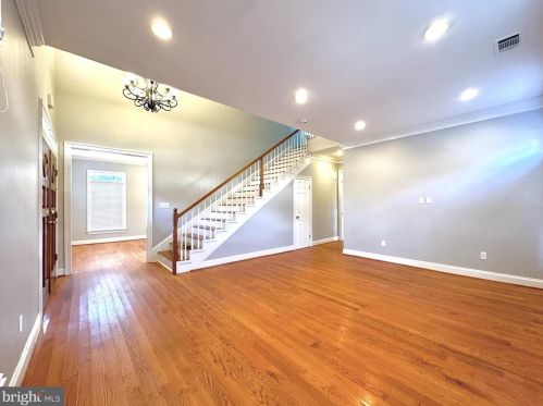 616 Burgundy Dr, Rockville MD  20850-1428 exterior