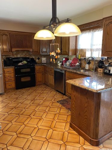 258 Kellum St, Babylon NY  11704-5022 exterior