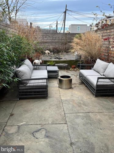 2426 Cedar St, Philadelphia PA  19125-3018 exterior