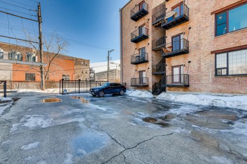 5013 King Dr, Chicago IL  60615-2330 exterior