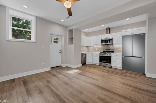 3025 Spaulding Ave, Chicago IL 60618-6808 exterior