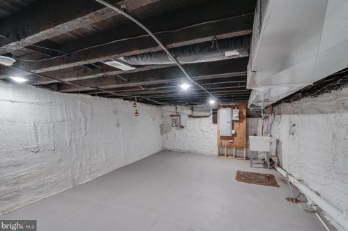 735 24th St, Philadelphia PA  19130-2539 exterior