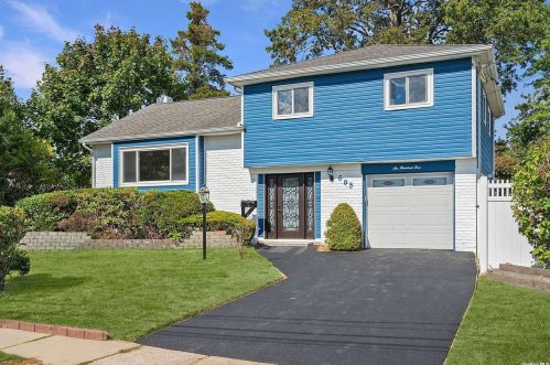 605 Interlaken Ln, Babylon, NY 11703-2906