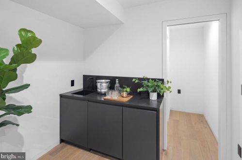 1355 Kater St, Philadelphia PA 19147-1817 exterior