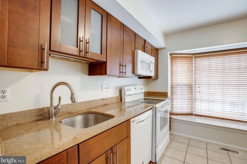 7 Grace Church Ct, Silver Spring MD  20910-2161 exterior