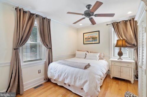 756 24 St, Philadelphia PA 19130-1953 exterior