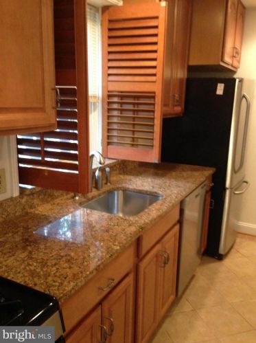 239 Burgess Ave, Alexandria VA  22305-1904 exterior