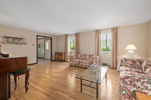 2006 Garrick Dr, Pittsburgh PA 15235-5034 exterior