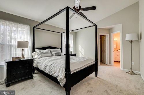 3008 Emerald Chase Dr, Herndon VA 20171-2334 exterior