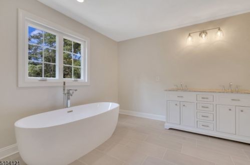 129 Stockton Ave, Princeton NJ 08540-8523 exterior