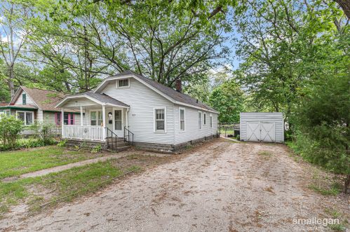 1925 Vly St, Meskegon MI 49442-5929 exterior