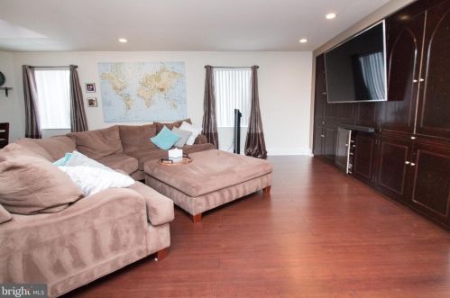 1144 4 St, Philadelphia PA 19133-3208 exterior