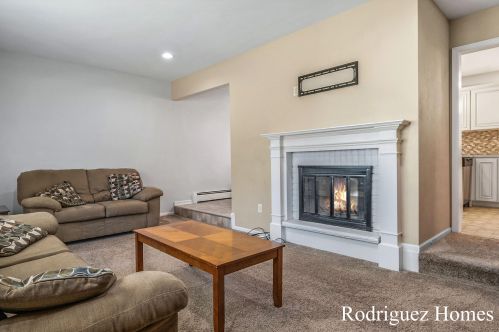 3214 Brookshire Dr, Grand Rapids MI 49508-2445 exterior