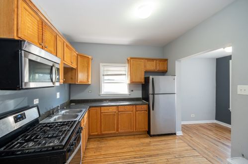 8322 Houston Ave, Chicago IL 60617-2543 exterior