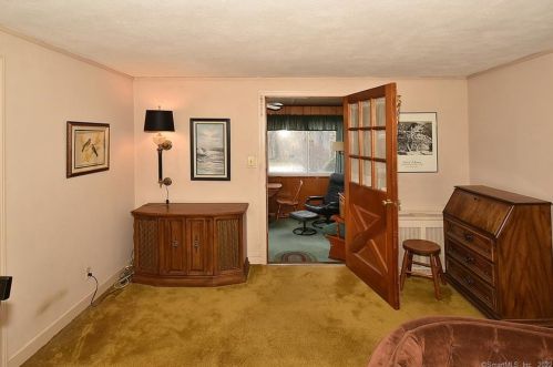 1052 Plymouth St, Windsor CT 06095-3653 exterior