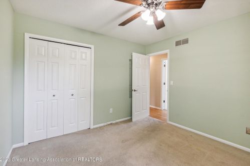 502 Brunswick Dr, Dewitt MI 48820-9189 exterior