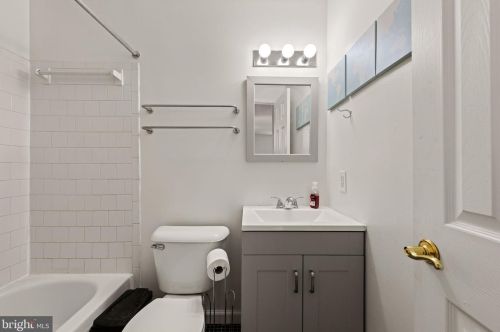 1424 10 St, Washington DC 20001-3214 exterior