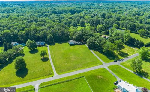 17709 Lisa Dr, Rockville, MD 20855-1321