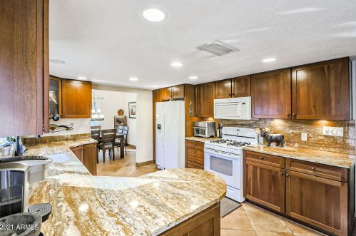 3640 60th St, Phoenix AZ 85018-6708 exterior