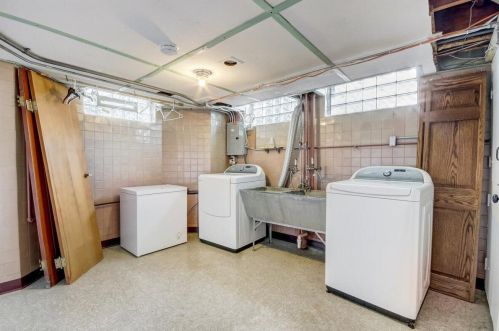 2847 77 St, Milwaukee WI 53219-2766 exterior