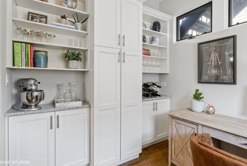 2501 Racine Ave, Chicago IL 60614-2113 exterior