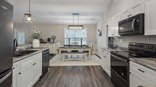 546 Pinewood Dr, Defuniak Springs, FL 32433-4538