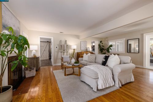 1962 Elinora Dr, Concord CA  94523-2828 exterior