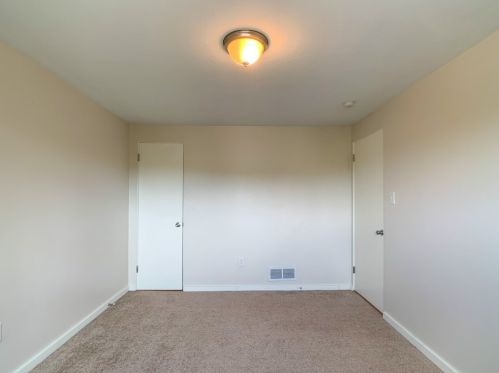 1405 Alverado Ave, Pittsburgh PA 15216-3311 exterior