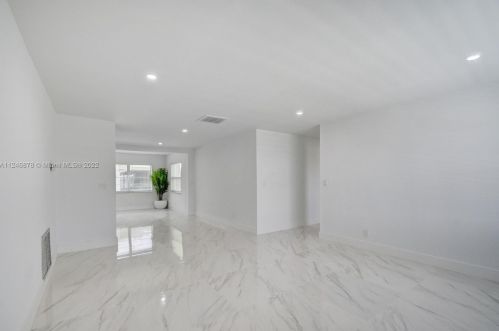 2083 13 Ter, Boynton Beach FL 33426-5837 exterior